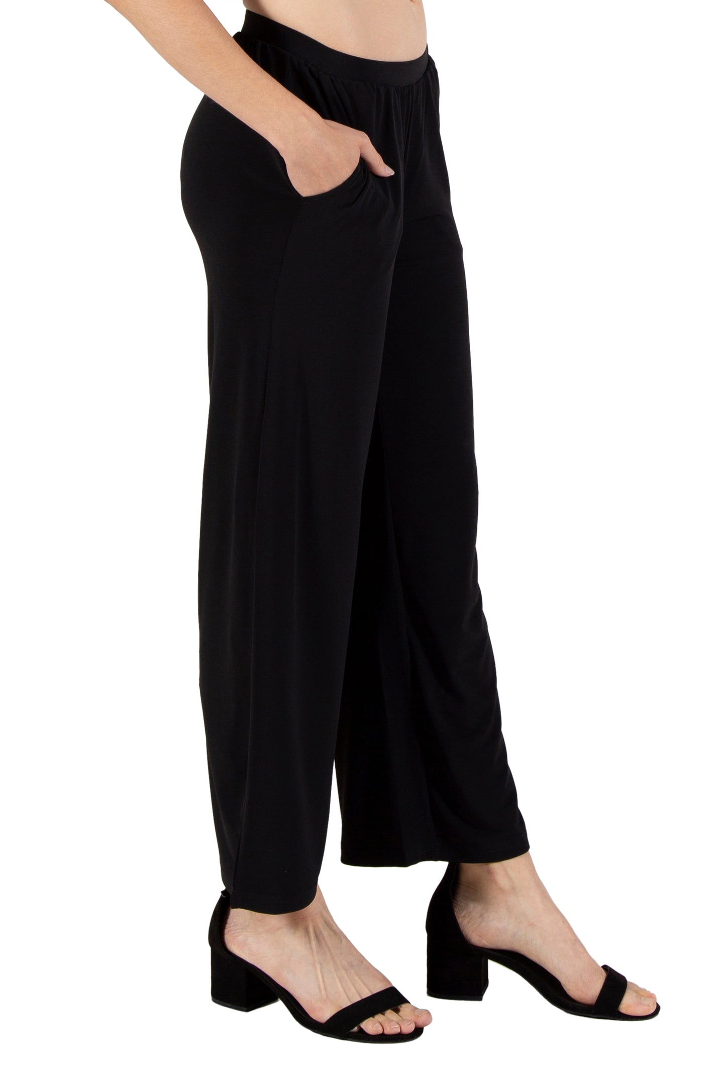La Cera Solid Cropped Pant - La Cera