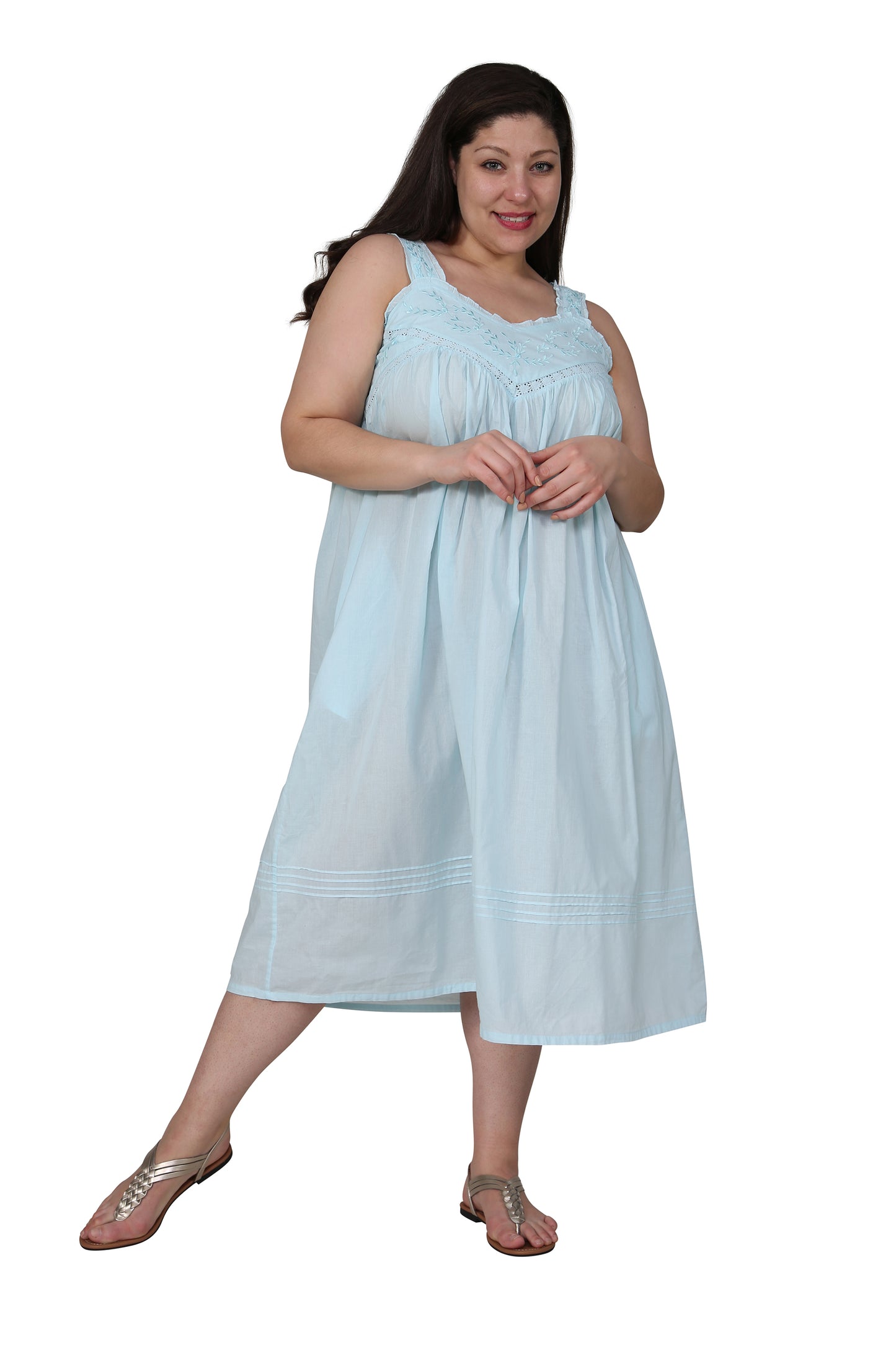 100% Cotton Embroidered Gown - La Cera