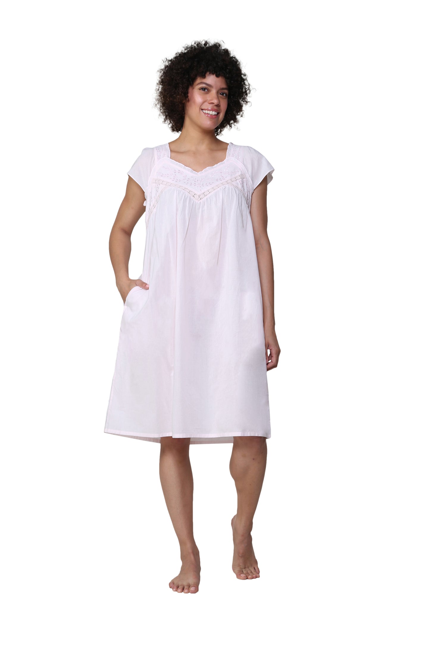 La Cera 100% White Cotton Embroidered Sweetheart Chemise